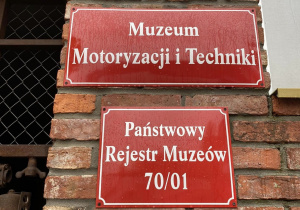 Muzeum Motoryzacji i Techniki w Otrębusach.