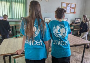 Członkowie Szkolnego Klubu UNICEF