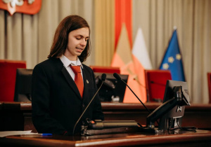 Uczeń wygłasza przemówienie