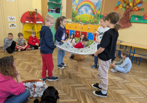 Dzieci w czasie wykonywania zadań