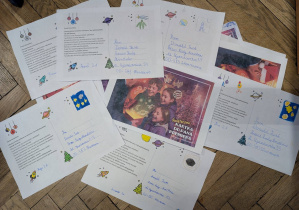 Kartki z podpisami dla akcji