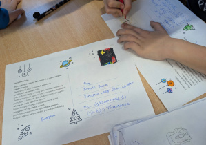 Kartki z podpisami dla akcji