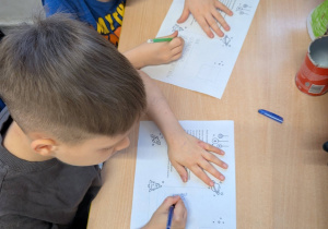 Kartki z podpisami dla akcji