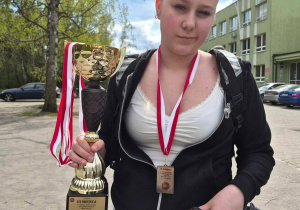 Julka z pucharem